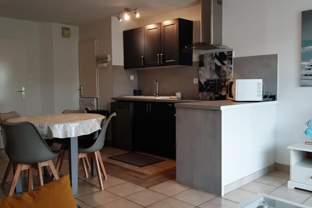 Hyper Centre De Sarzeau, Grand Appartement Au Calme Avec Jardinet ภายนอก รูปภาพ